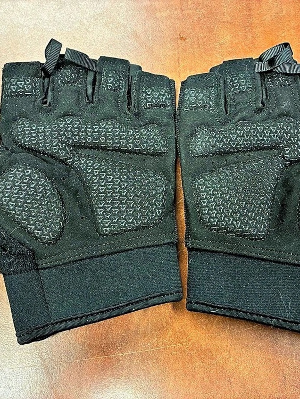 Atercel Workout Gloves Fingerless in Black NWT